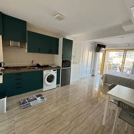 Apartment Nogalera Center With A Stunning Terrace Torremolinos