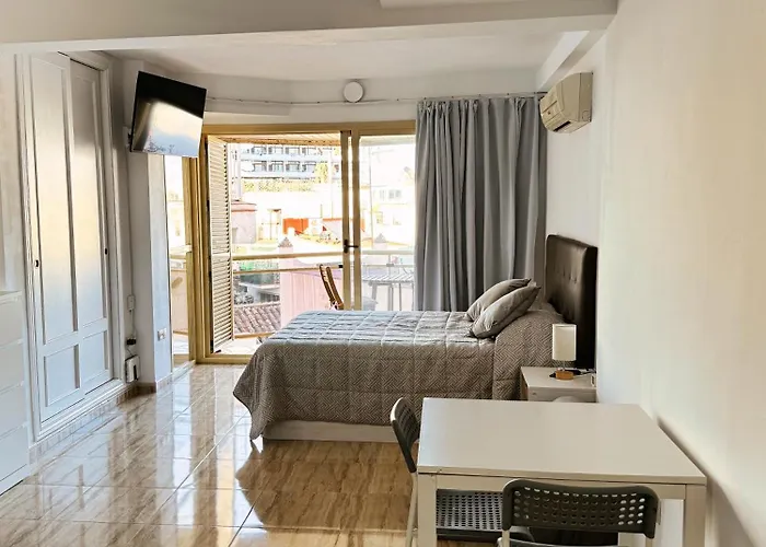 Apartment Nogalera Center With A Stunning Terrace Torremolinos